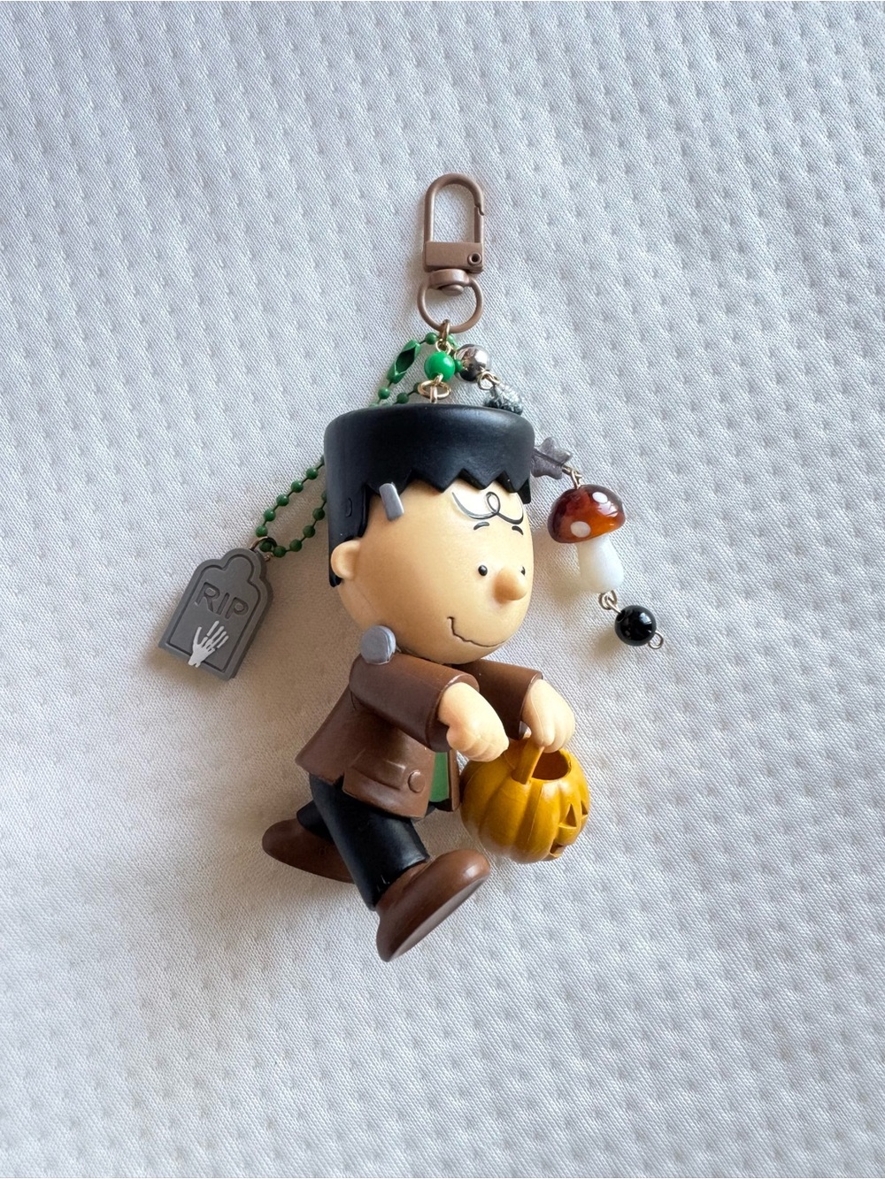 Snoopy Charlie Brown Halloween Pumpkin Keychain Charm - Orange & White